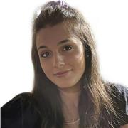 Diplomata in lingue dopo aver frequentato un anno negli USA e ora laureanda in economia in inglese offre ripetizioni di inglese